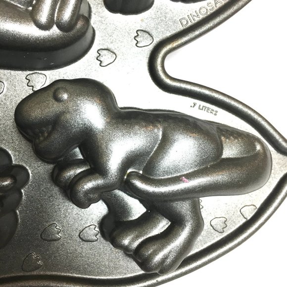NORDIC WARE Dinosaur Muffin Cupcake Pan EUC - Picture 12 of 12